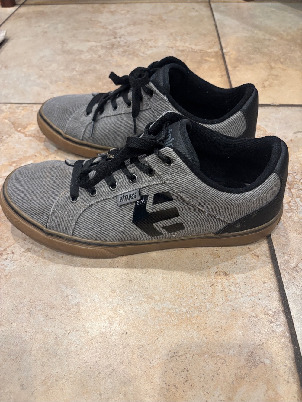 Etnies Grey and Black Skate Sneakers with Gum Sole man’s size 9